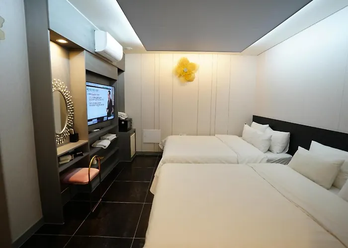 Hotel Shinchon Y
