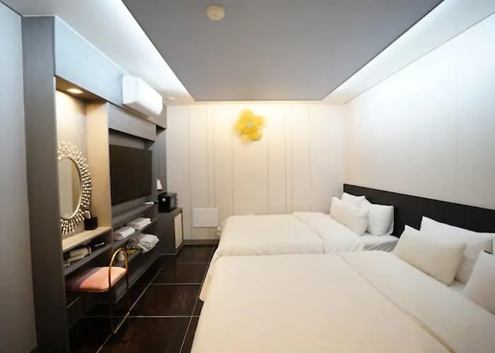 Hotel Shinchon Y *