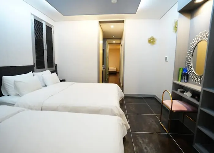 Shinchon Y Hotel