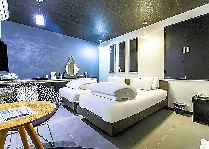 Shinchon Y Hotel