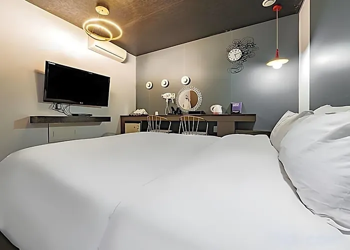 Hotel Shinchon Y