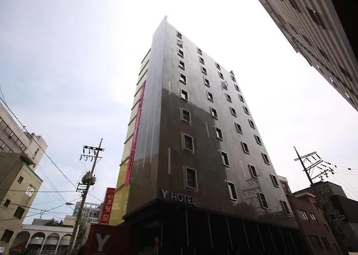 Shinchon Y Hotel *